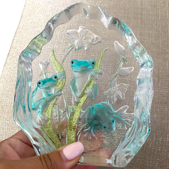 Crystal Glass Paperweight Cut Etched Design Frogs And Flowers Underwater Scene - Picture 1 of 16